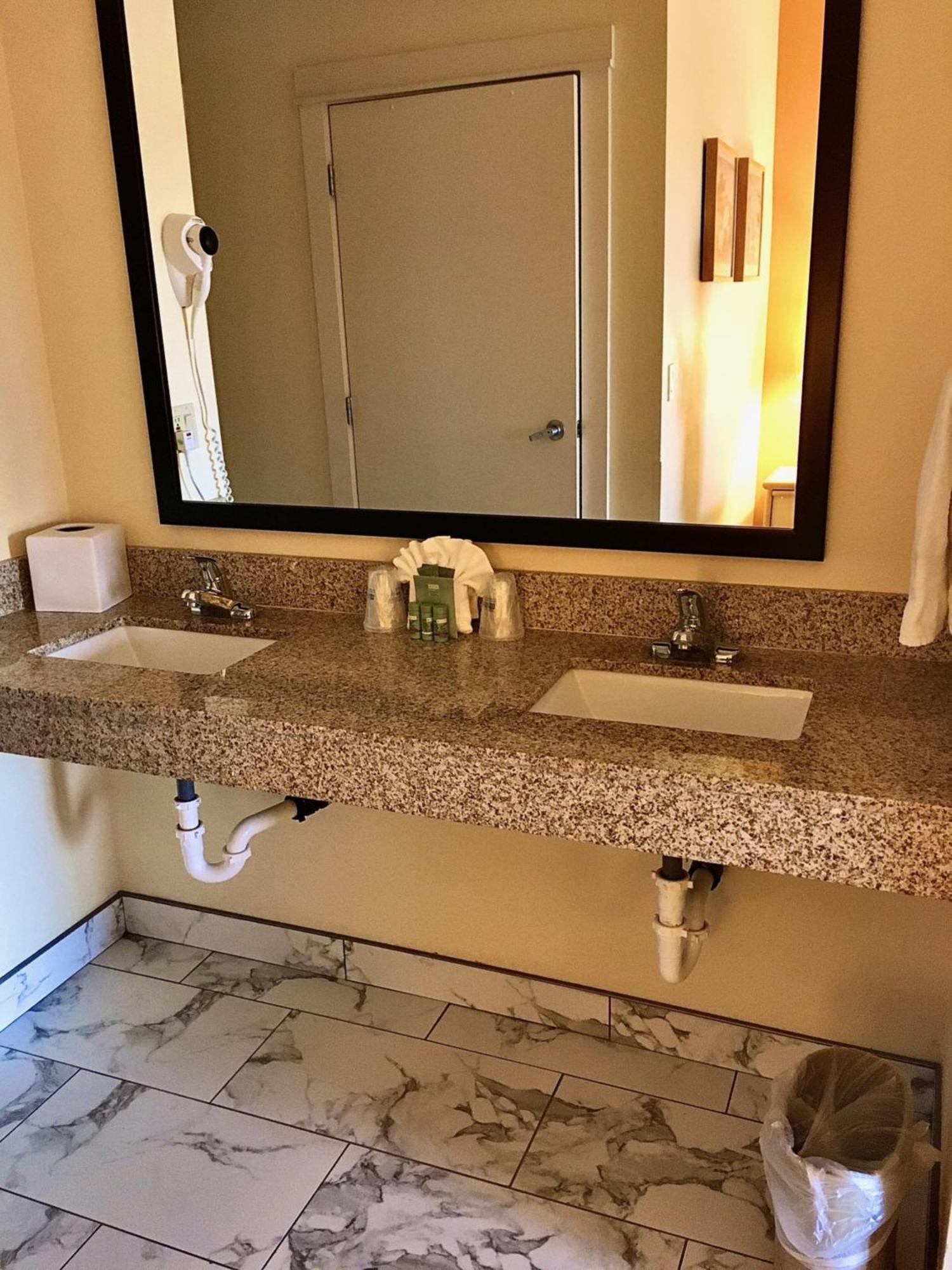 אושן שורס Lighthouse Suites Inn מראה חיצוני תמונה